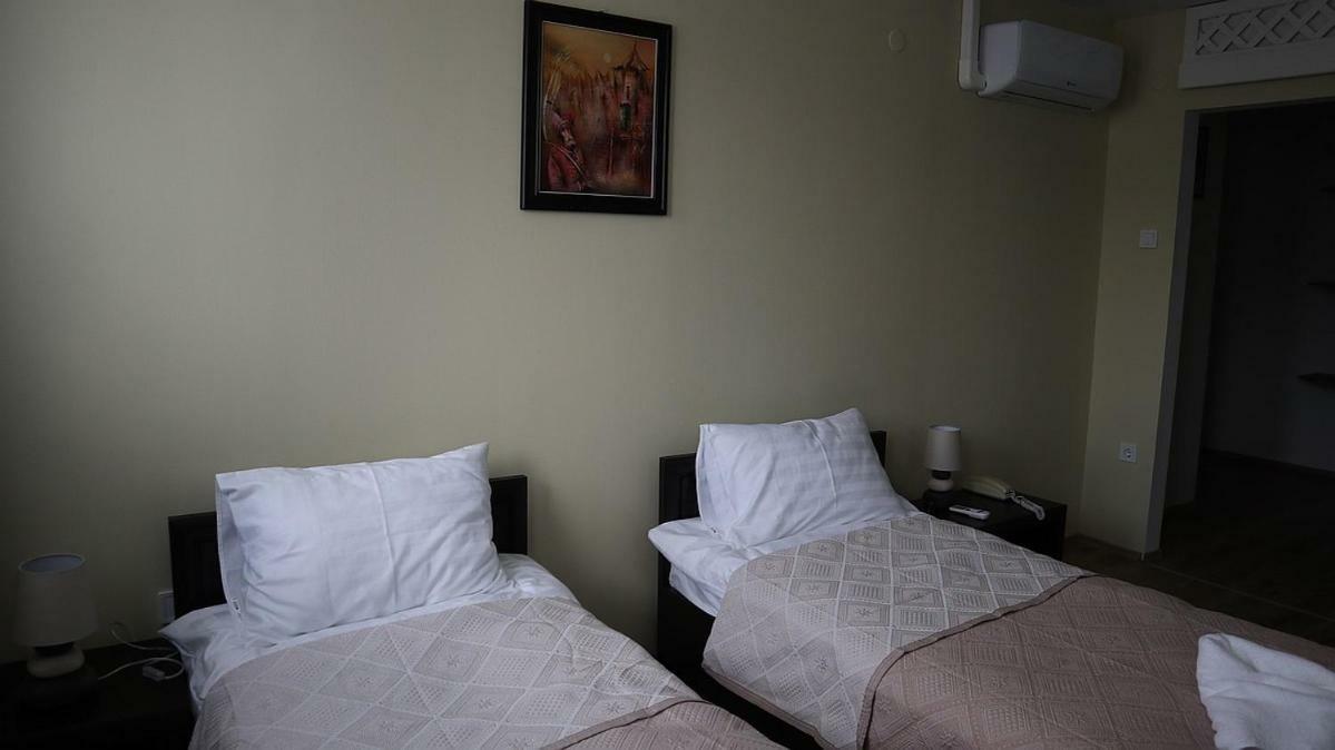 Szlovak Panzio Hotel Bekescsaba Buitenkant foto
