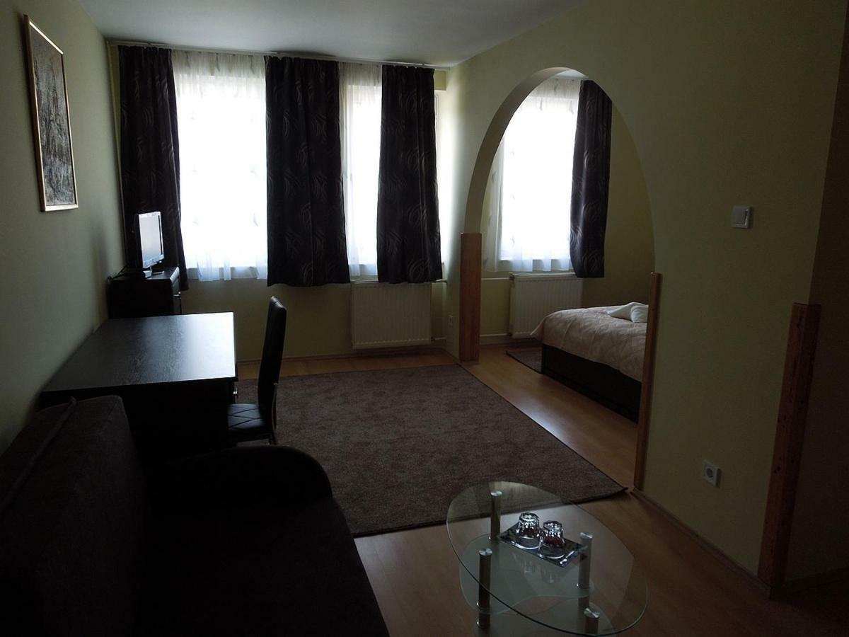 Szlovak Panzio Hotel Bekescsaba Buitenkant foto