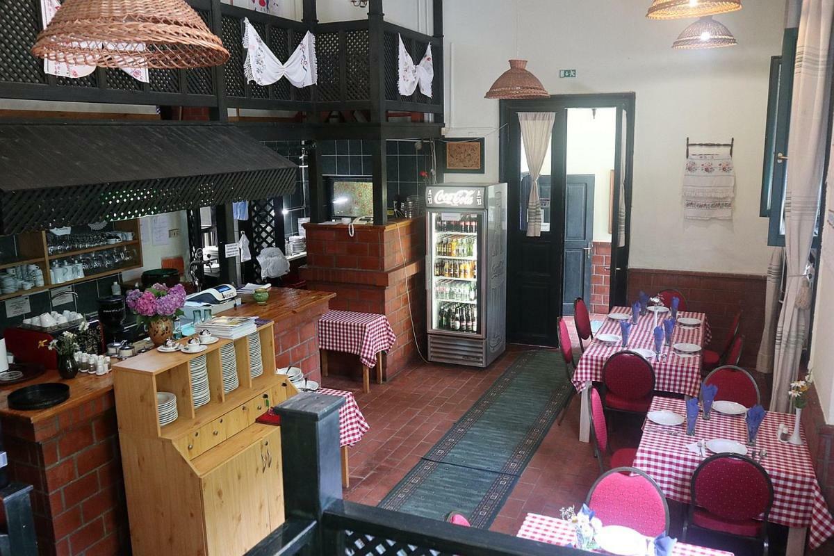 Szlovak Panzio Hotel Bekescsaba Buitenkant foto