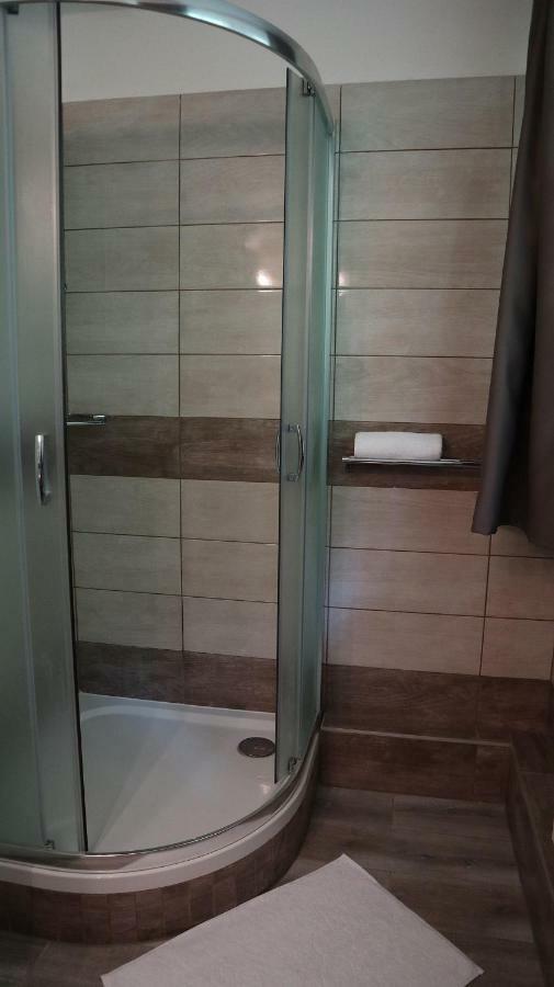Szlovak Panzio Hotel Bekescsaba Buitenkant foto